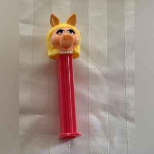 Miss Piggy Pez Dispenser (Good Condition)